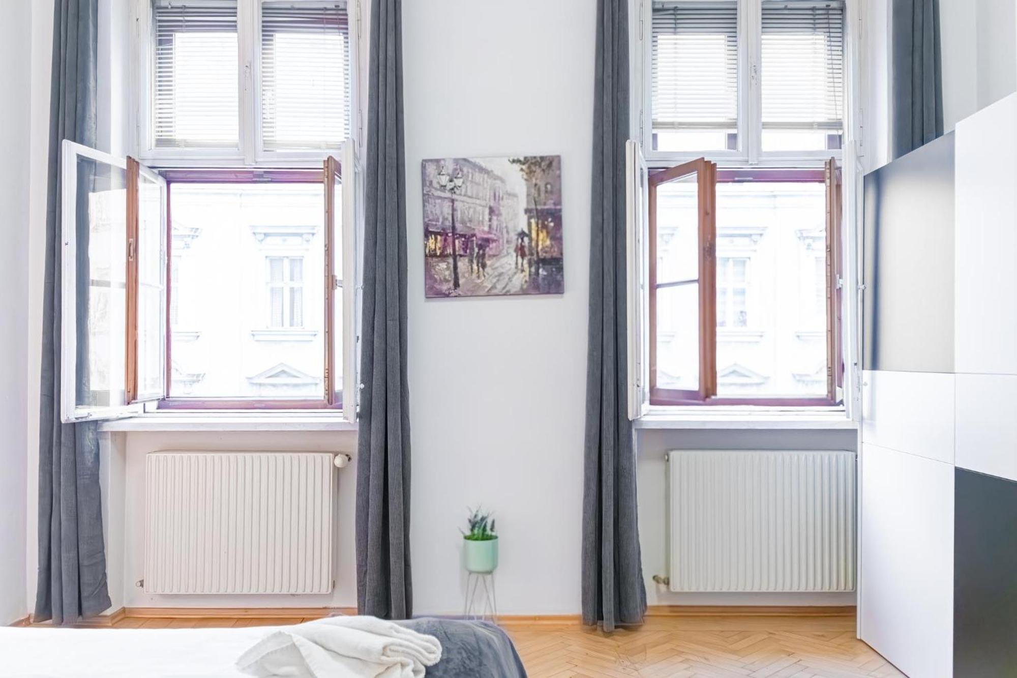 Deluxe 3br Apt. Wiener Stadthalle - Suitable For Longstays Appartement Vienne